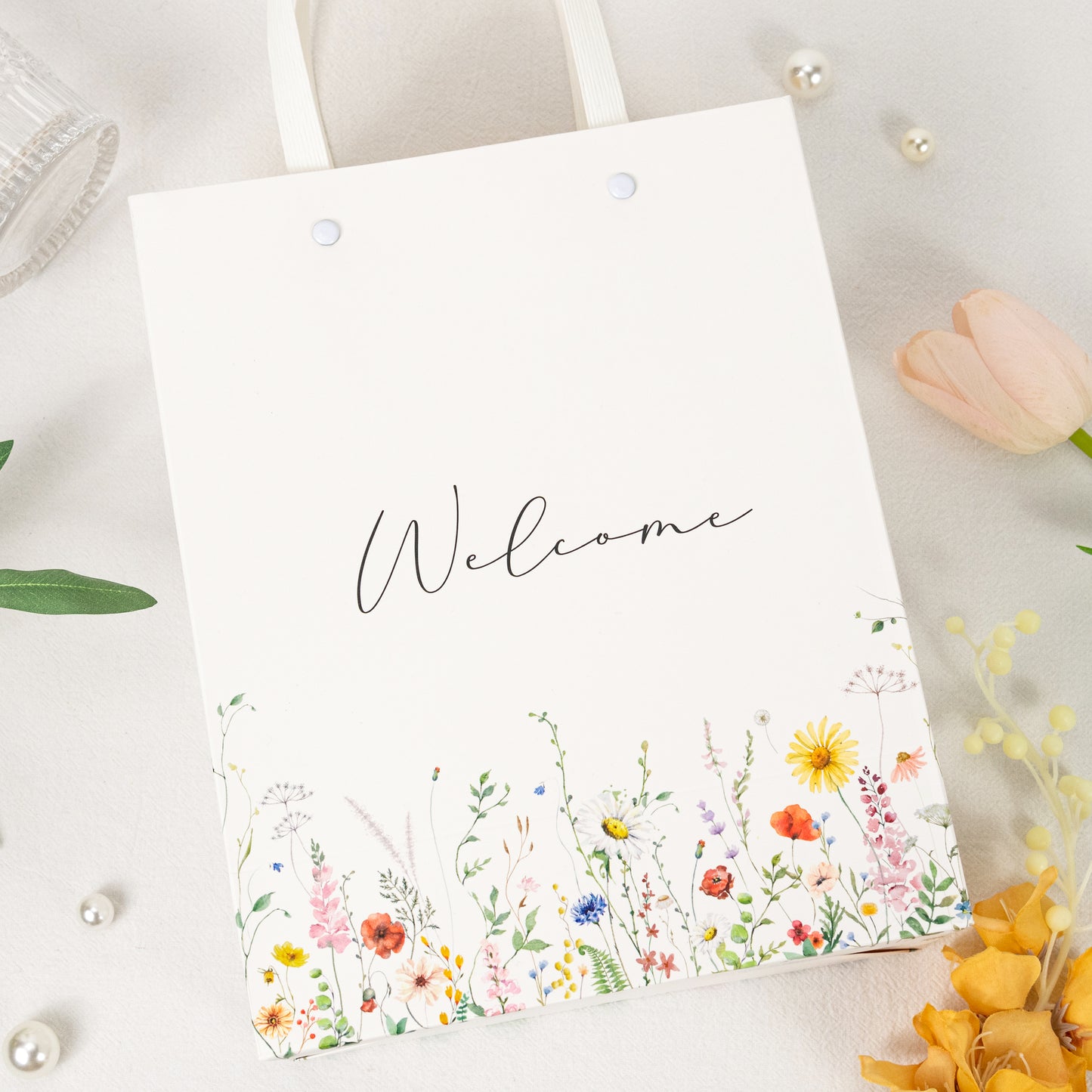 Crisky Paper Gift Bags 25 pcs Wildflower Welcome Bags for Hotel Guests, Candy Buffet Bags, Bridesmaid Groomsmen Gift Bridal Baby Shower Favor Bags, 10"x8"x4"