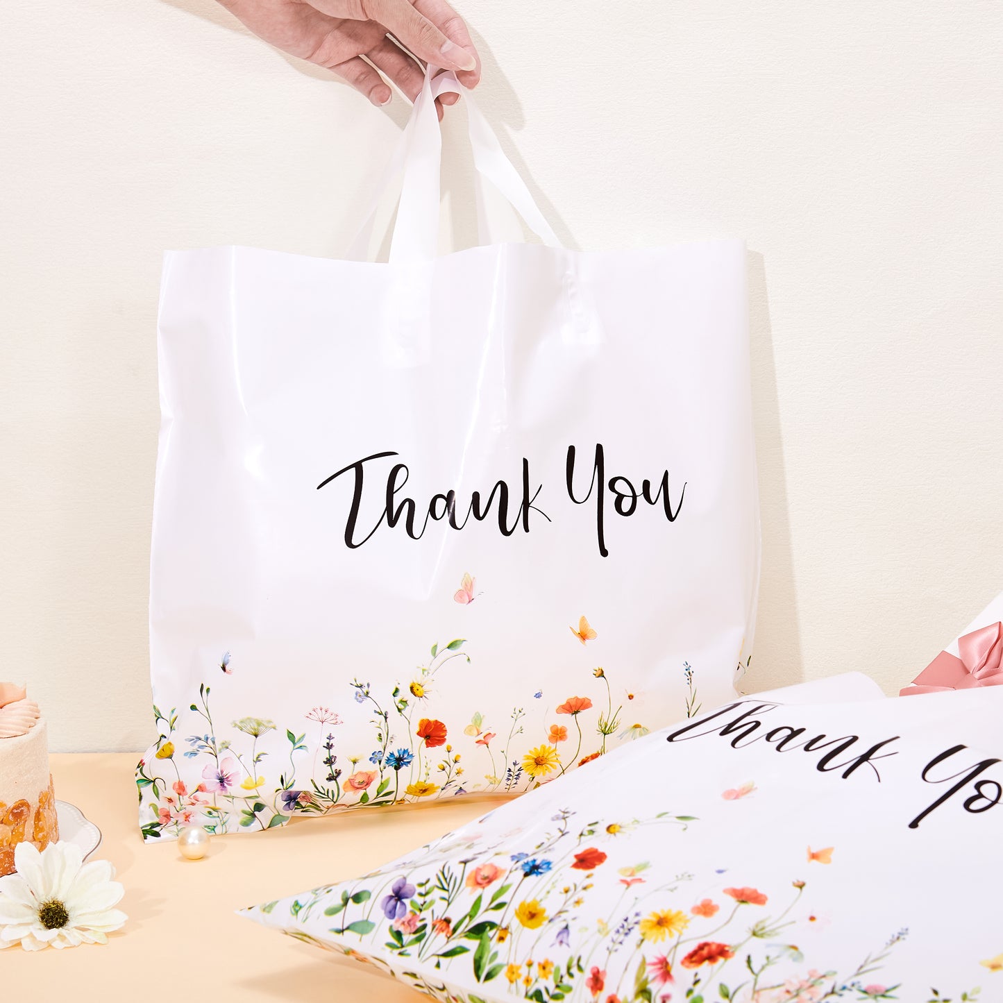 商品图片 Crisky Thank You Bags for Business 50 Pack Floral Plastic Shopping Bags With Soft Loop Handle, Merchandise Bags, Boutique Bags, Goodie Bags Suit for Boutique Small Business Retail Gifts, 15" W x 12" H