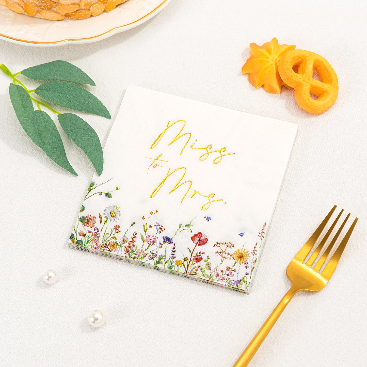 Crisky Floral Bridal Shower Napkins - Gold Foil Miss to Mrs Paper Disposable Napkins for Engagement/Bridal Shower/Bridal/Bachelorette Party Decoration, 3-Ply, 50 Counts